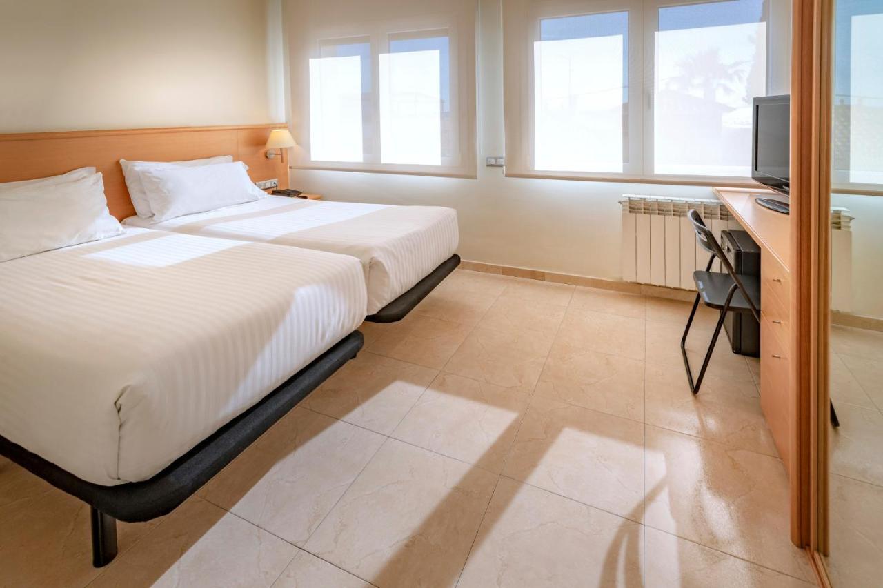 Apartments Playa De Castelldefels Exterior photo